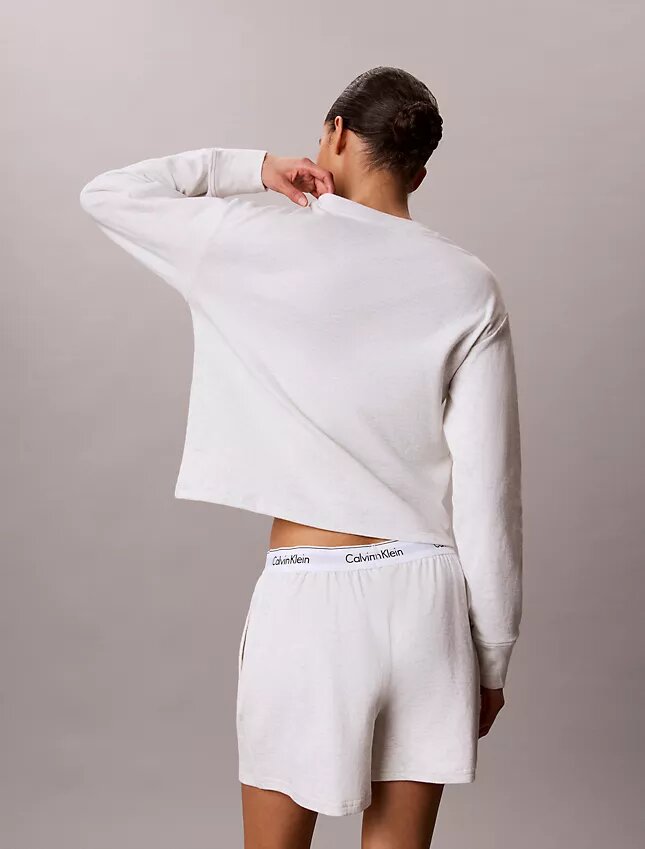Modernes, locker sitzendes Sweatshirt aus Frottee Modernes, locker sitzendes Sweatshirt aus Frottee