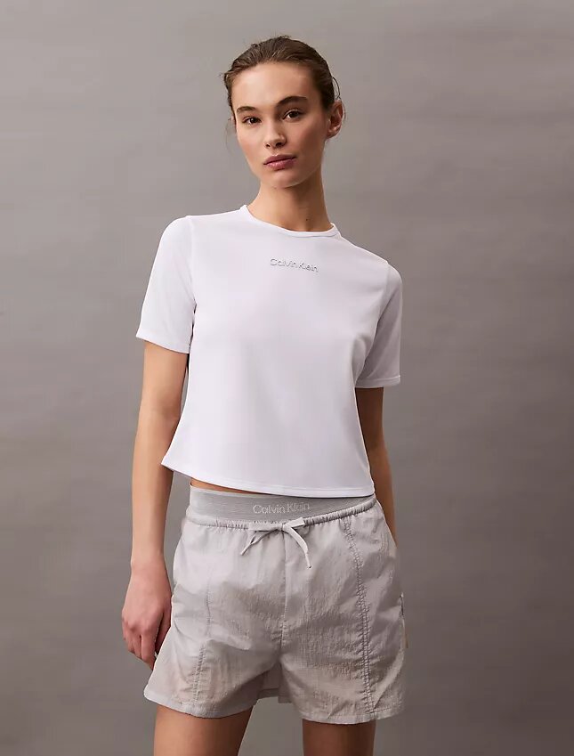Modernes Sport-T-Shirt mit Rundhalsausschnitt Modernes Sport-T-Shirt mit Rundhalsausschnitt