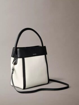 Monogram Canvas Beuteltasche Monogram Canvas Beuteltasche