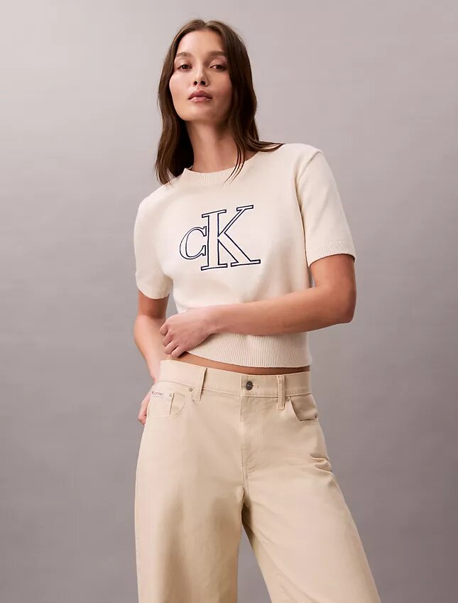 Monogram-Pullover in verkürzter Länge Monogram-Pullover in verkürzter Länge
