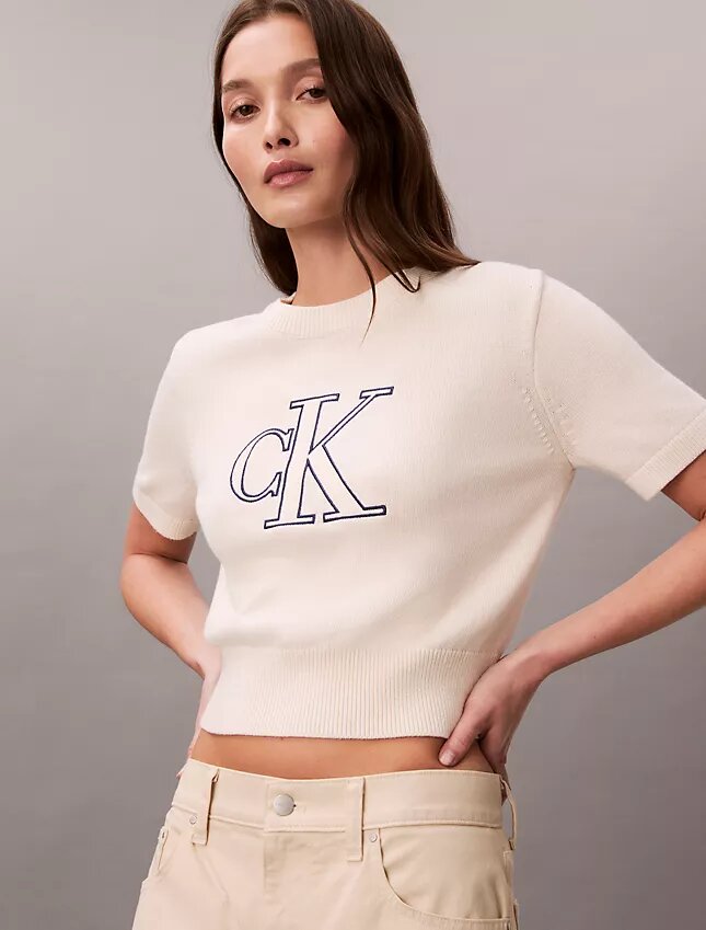 Monogram-Pullover in verkürzter Länge Monogram-Pullover in verkürzter Länge