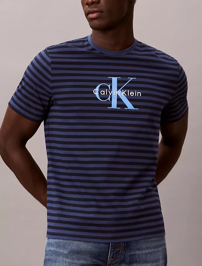 Monologo Classic T-Shirt mit grafischem Streifenmuster Monologo Classic T-Shirt mit grafischem Streifenmuster