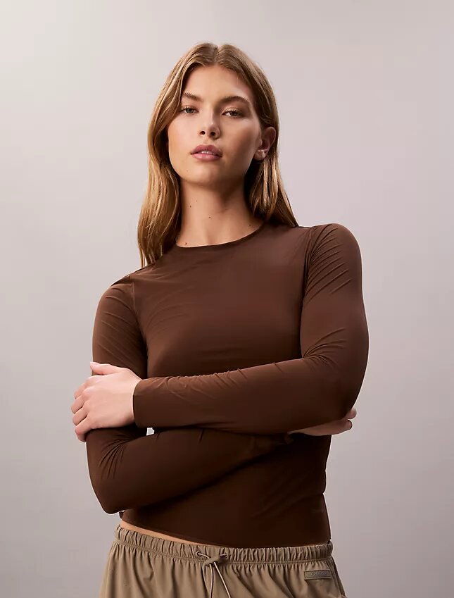 Nylon-Stretch-T-Shirt in schmaler Passform Nylon-Stretch-T-Shirt in schmaler Passform
