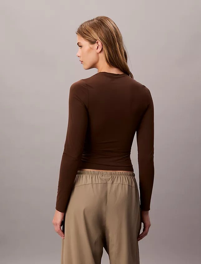 Nylon-Stretch-T-Shirt in schmaler Passform Nylon-Stretch-T-Shirt in schmaler Passform