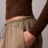 Nylon-Stretch-T-Shirt in schmaler Passform Nylon-Stretch-T-Shirt in schmaler Passform
