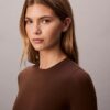 Nylon-Stretch-T-Shirt in schmaler Passform Nylon-Stretch-T-Shirt in schmaler Passform