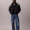 Nylon-Trainingsjacke mit Farbblöcken Nylon-Trainingsjacke mit Farbblöcken