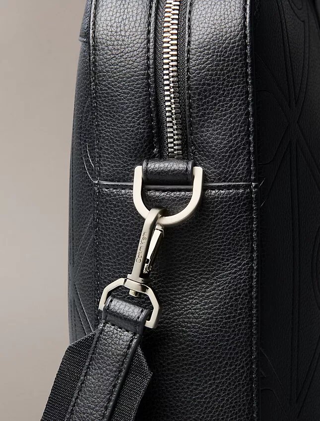 Pendlertasche mit geprägtem Emblem-Logo Pendlertasche mit geprägtem Emblem-Logo
