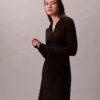 Polo-Mini-Kleid aus Baumwollripp mit V-Ausschnitt Polo-Mini-Kleid aus Baumwollripp mit V-Ausschnitt