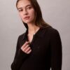 Polo-Mini-Kleid aus Baumwollripp mit V-Ausschnitt Polo-Mini-Kleid aus Baumwollripp mit V-Ausschnitt