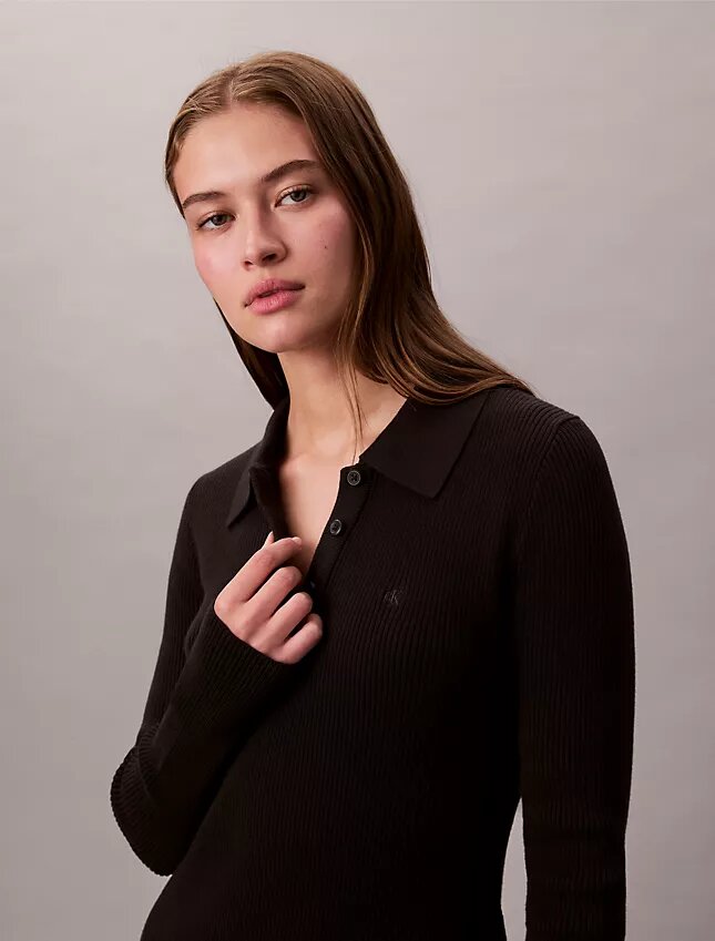 Polo-Mini-Kleid aus Baumwollripp mit V-Ausschnitt Polo-Mini-Kleid aus Baumwollripp mit V-Ausschnitt
