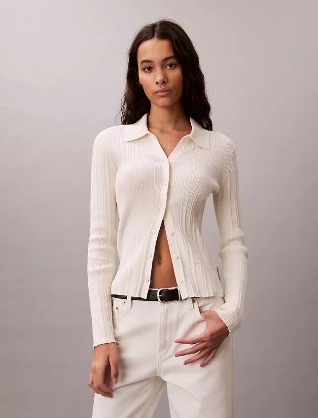 Polo-Strickjacke aus glatter Baumwollrippe Polo-Strickjacke aus glatter Baumwollrippe
