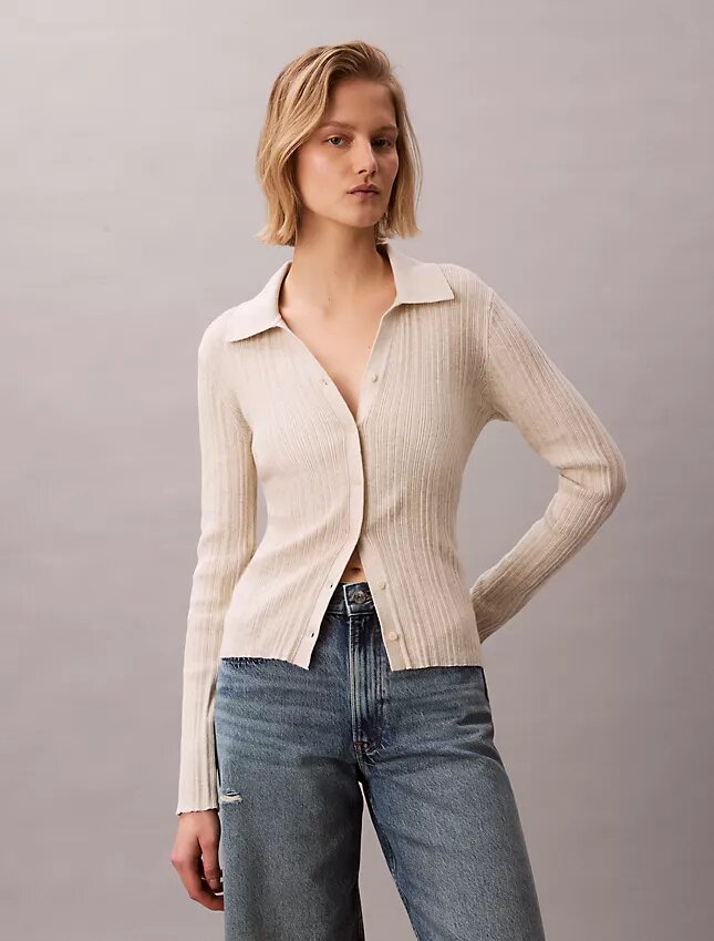 Polo-Strickjacke aus glatter Baumwollrippe Polo-Strickjacke aus glatter Baumwollrippe
