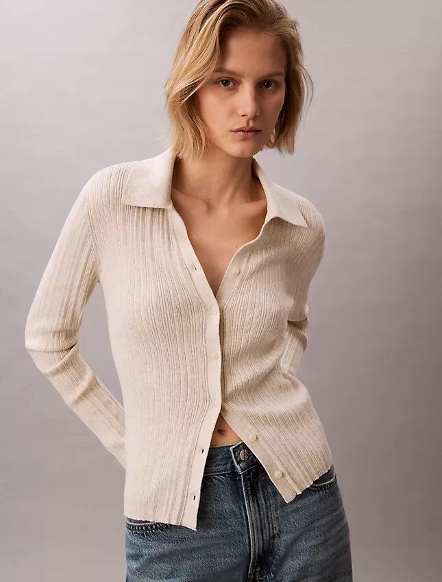 Polo-Strickjacke aus glatter Baumwollrippe Polo-Strickjacke aus glatter Baumwollrippe