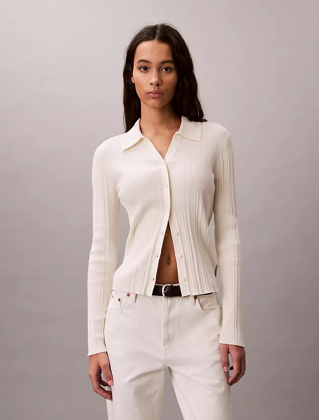 Polo-Strickjacke aus glatter Baumwollrippe Polo-Strickjacke aus glatter Baumwollrippe