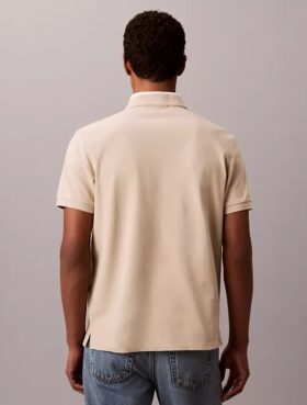 Polohemd mit Piqué-Kragen im Colorblock-Design