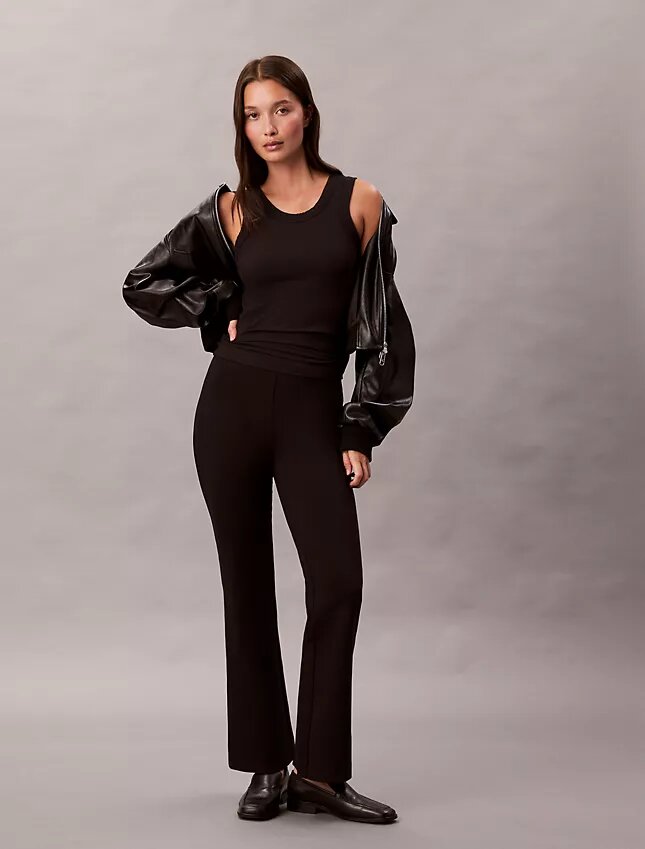 Ponte-Hose mit schmalem, ausgestelltem Bein Ponte-Hose mit schmalem, ausgestelltem Bein