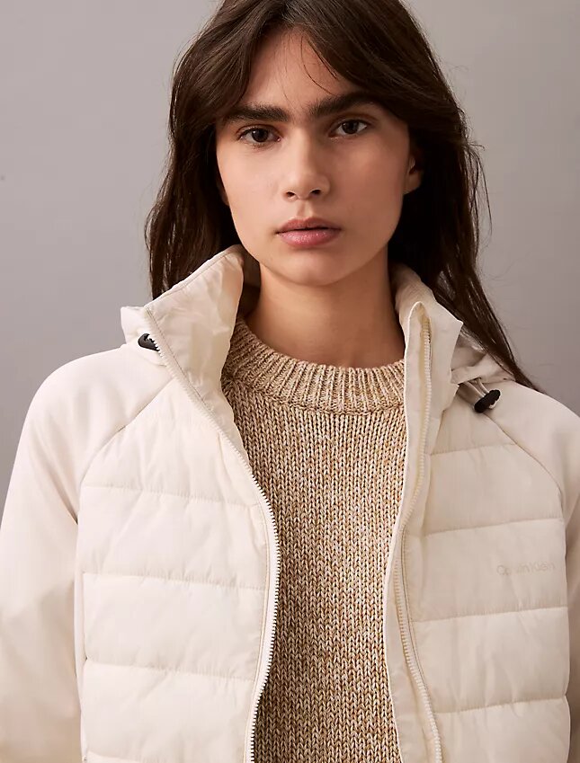 Pufferjacke aus verschiedenen Materialien Pufferjacke aus verschiedenen Materialien