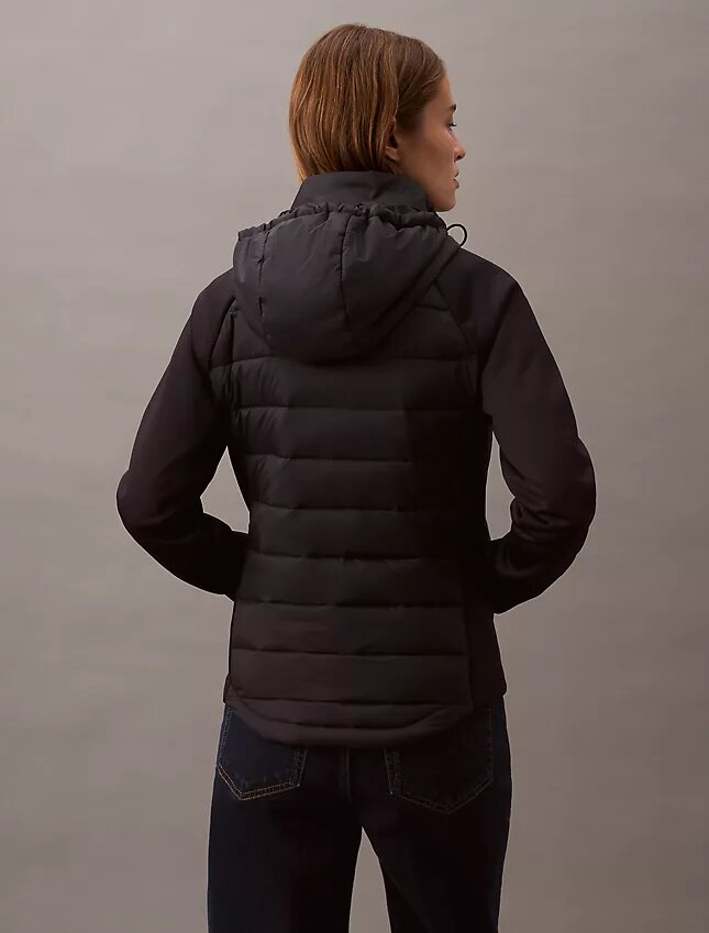 Pufferjacke aus verschiedenen Materialien Pufferjacke aus verschiedenen Materialien