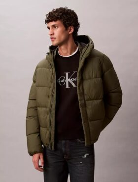 Pufferjacke mit Kapuze