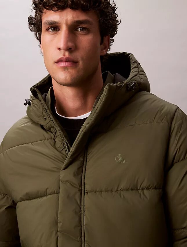 Pufferjacke mit Kapuze Pufferjacke mit Kapuze