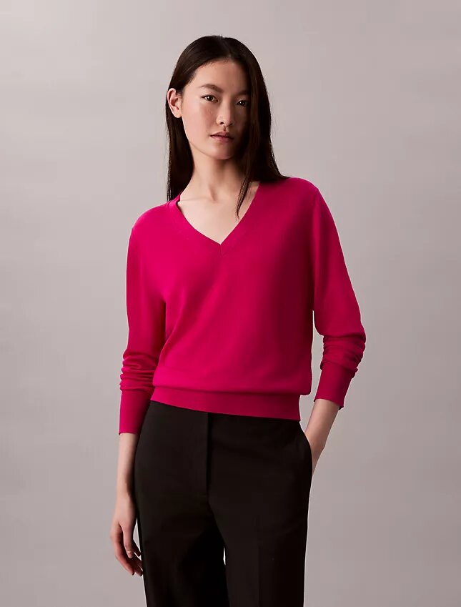 Pullover aus Merinowolle mit V-Ausschnitt Pullover aus Merinowolle mit V-Ausschnitt