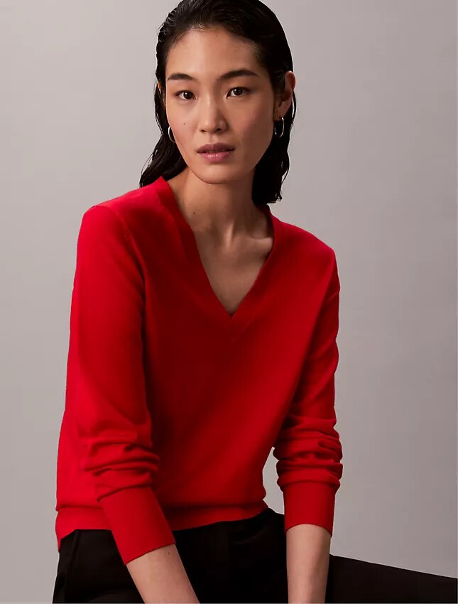 Pullover aus Merinowolle mit V-Ausschnitt Pullover aus Merinowolle mit V-Ausschnitt