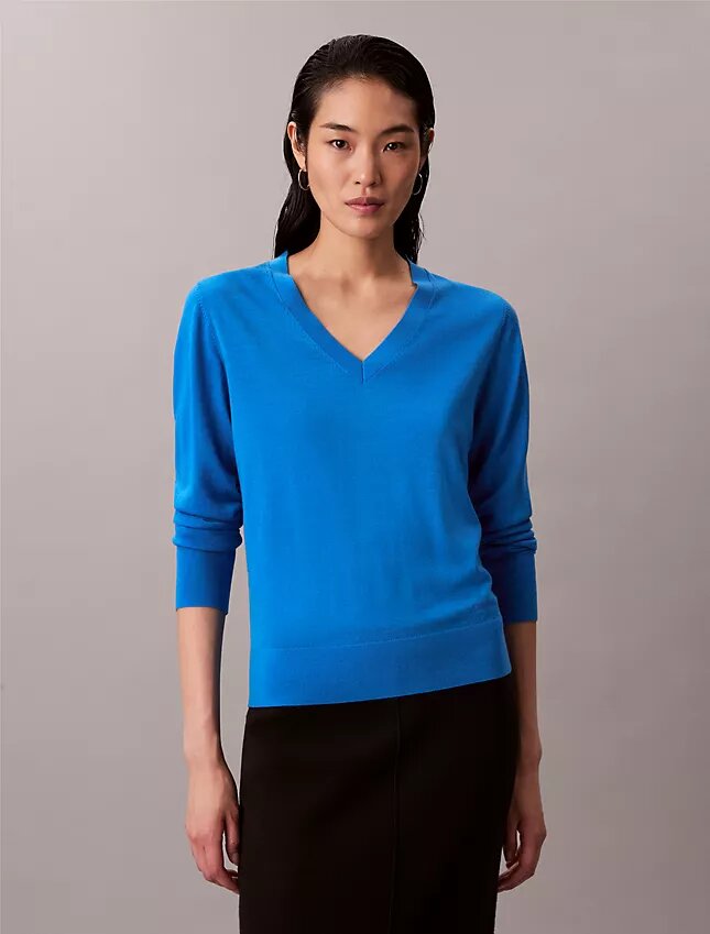Pullover aus Merinowolle mit V-Ausschnitt Pullover aus Merinowolle mit V-Ausschnitt