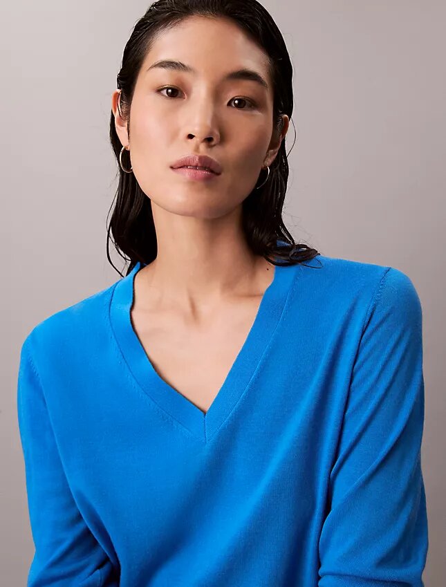 Pullover aus Merinowolle mit V-Ausschnitt Pullover aus Merinowolle mit V-Ausschnitt