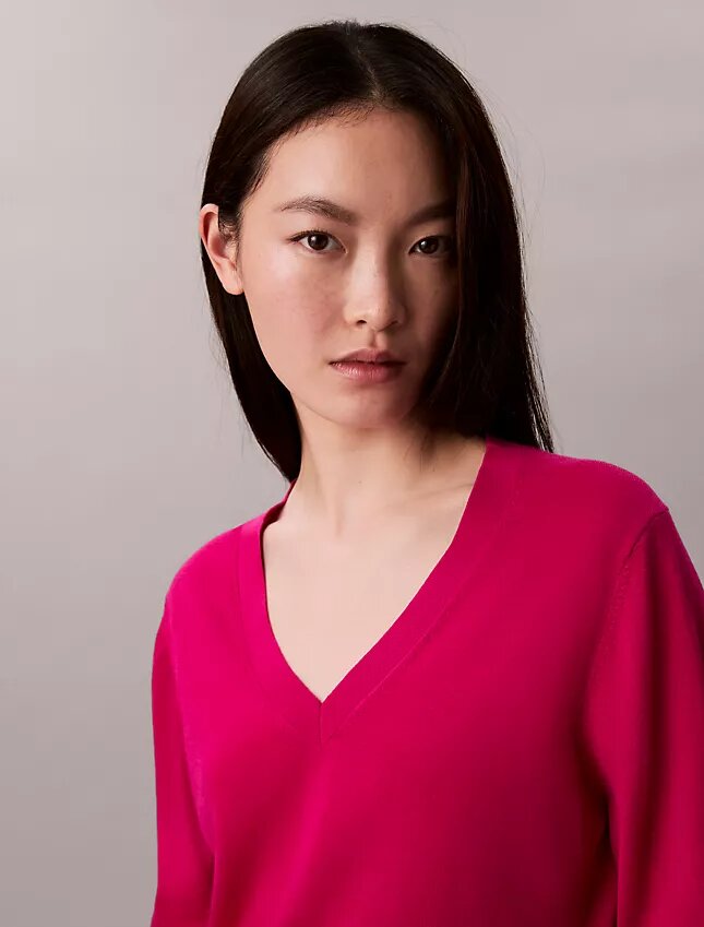 Pullover aus Merinowolle mit V-Ausschnitt Pullover aus Merinowolle mit V-Ausschnitt