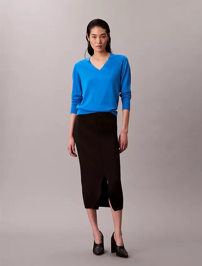 Pullover aus Merinowolle mit V-Ausschnitt Pullover aus Merinowolle mit V-Ausschnitt