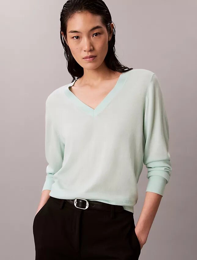 Pullover aus Merinowolle mit V-Ausschnitt Pullover aus Merinowolle mit V-Ausschnitt