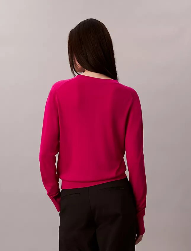 Pullover aus Merinowolle mit V-Ausschnitt Pullover aus Merinowolle mit V-Ausschnitt