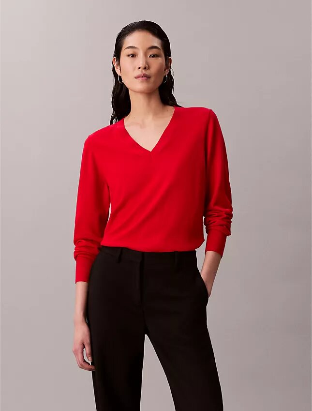 Pullover aus Merinowolle mit V-Ausschnitt Pullover aus Merinowolle mit V-Ausschnitt