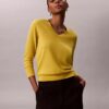 Pullover aus Merinowolle mit V-Ausschnitt Pullover aus Merinowolle mit V-Ausschnitt
