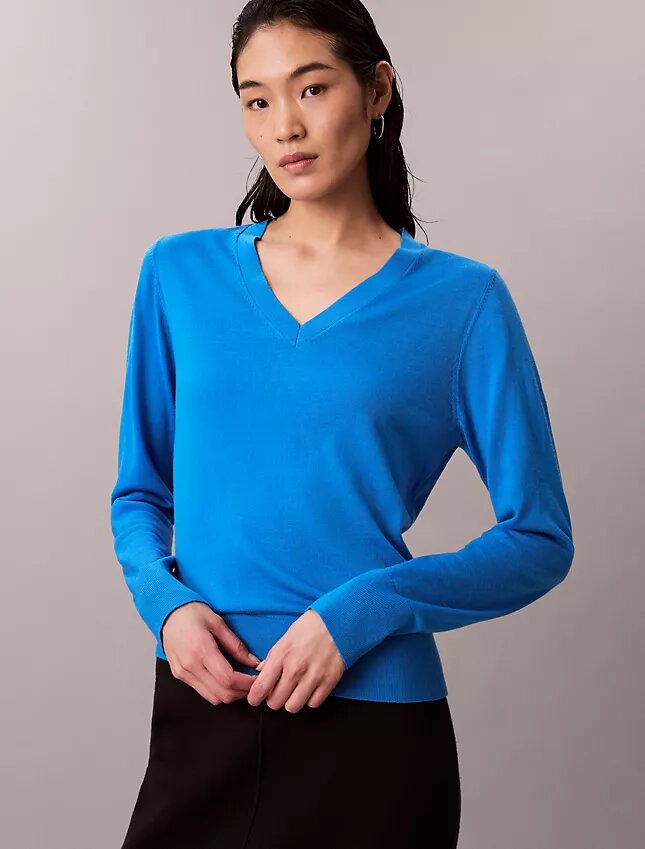 Pullover aus Merinowolle mit V-Ausschnitt Pullover aus Merinowolle mit V-Ausschnitt