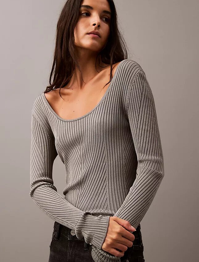 Pullover mit U-Ausschnitt und Rippstrick Pullover mit U-Ausschnitt und Rippstrick