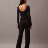 Pullover mit U-Ausschnitt und Rippstrick Pullover mit U-Ausschnitt und Rippstrick