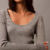 Pullover mit U-Ausschnitt und Rippstrick Pullover mit U-Ausschnitt und Rippstrick