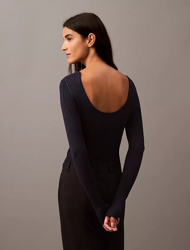 Pullover mit U-Ausschnitt und Rippstrick Pullover mit U-Ausschnitt und Rippstrick