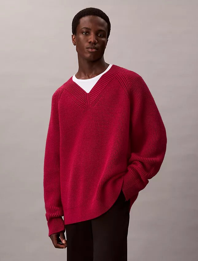Pullover mit V-Ausschnitt aus Merinowollmischung Pullover mit V-Ausschnitt aus Merinowollmischung