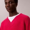 Pullover mit V-Ausschnitt aus Merinowollmischung Pullover mit V-Ausschnitt aus Merinowollmischung