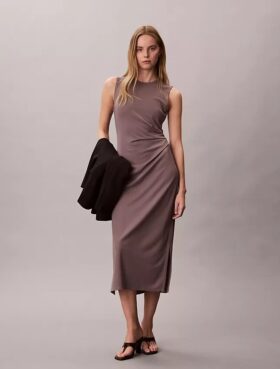 Raffiniertes Jersey-Kleid mit Raffungen