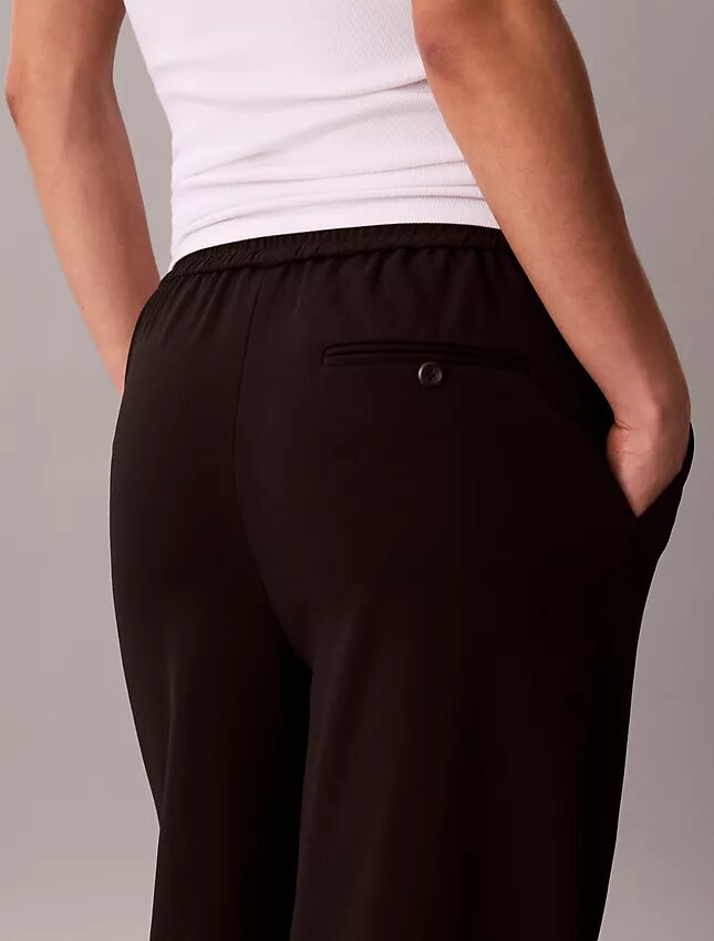Reisehose aus Stretch-Crêpe Reisehose aus Stretch-Crêpe