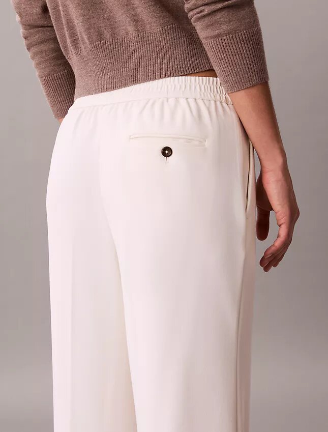 Reisehose aus Stretch-Crêpe Reisehose aus Stretch-Crêpe