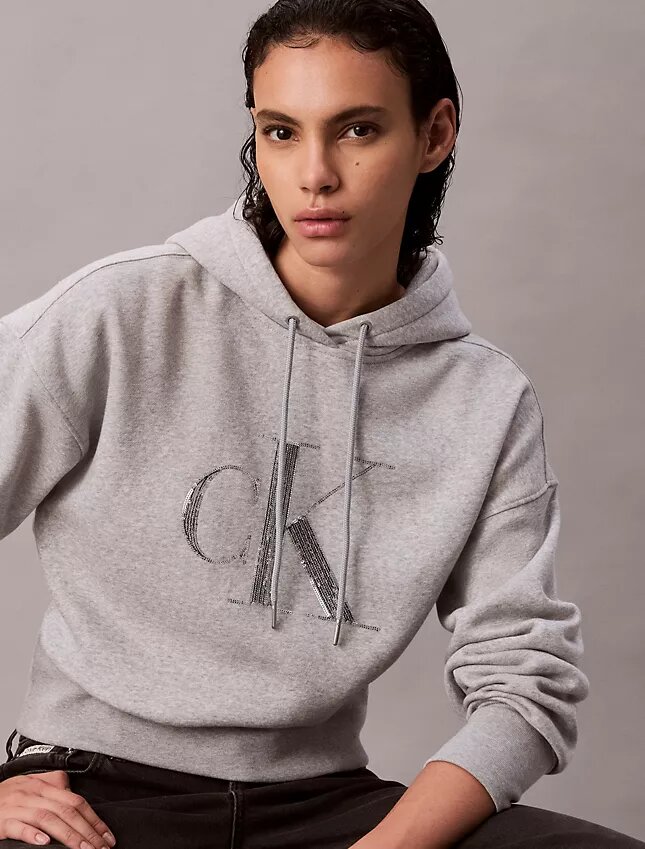 Relaxed-Hoodie mit Pailletten-Monogramm aus Fleece Relaxed-Hoodie mit Pailletten-Monogramm aus Fleece