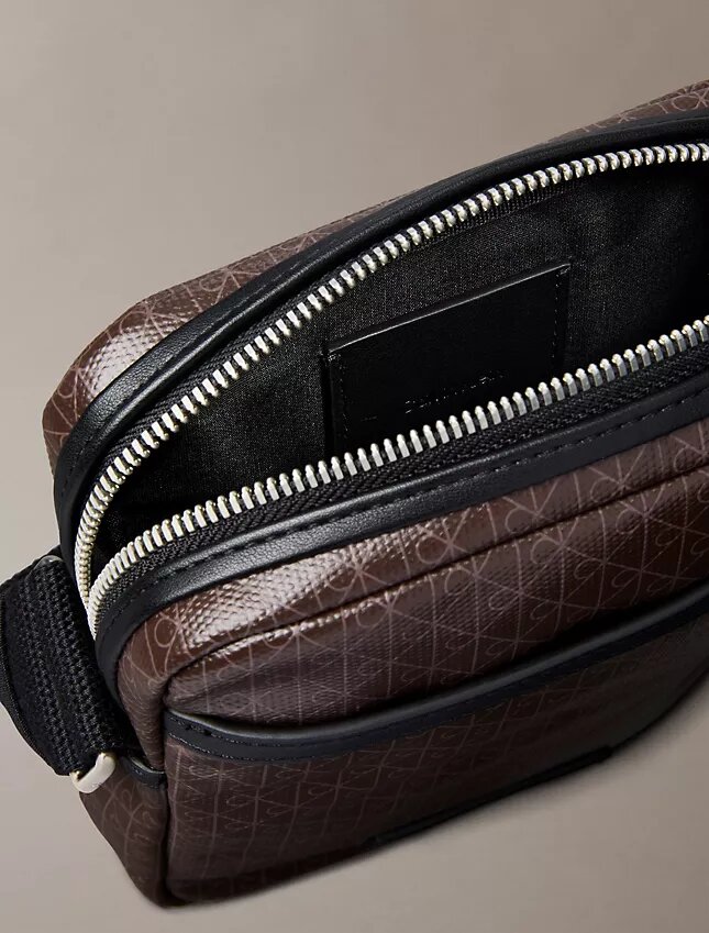 Reporter-Tasche mit durchgehendem Emblem-Logo Reporter-Tasche mit durchgehendem Emblem-Logo