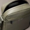 Reporter-Tasche mit genarter Oberfläche Reporter-Tasche mit genarter Oberfläche
