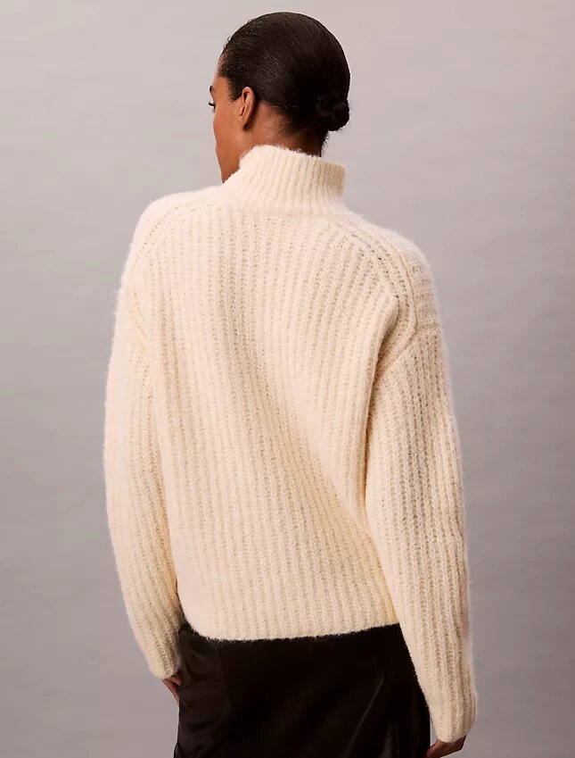 Ripp-Pullover mit weitem Rollkragen Ripp-Pullover mit weitem Rollkragen