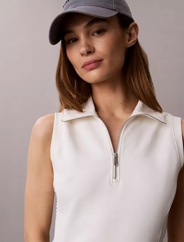 Ärmelloses Kleid aus French Terry mit 1/4-Reißverschluss Ärmelloses Kleid aus French Terry mit 1/4-Reißverschluss